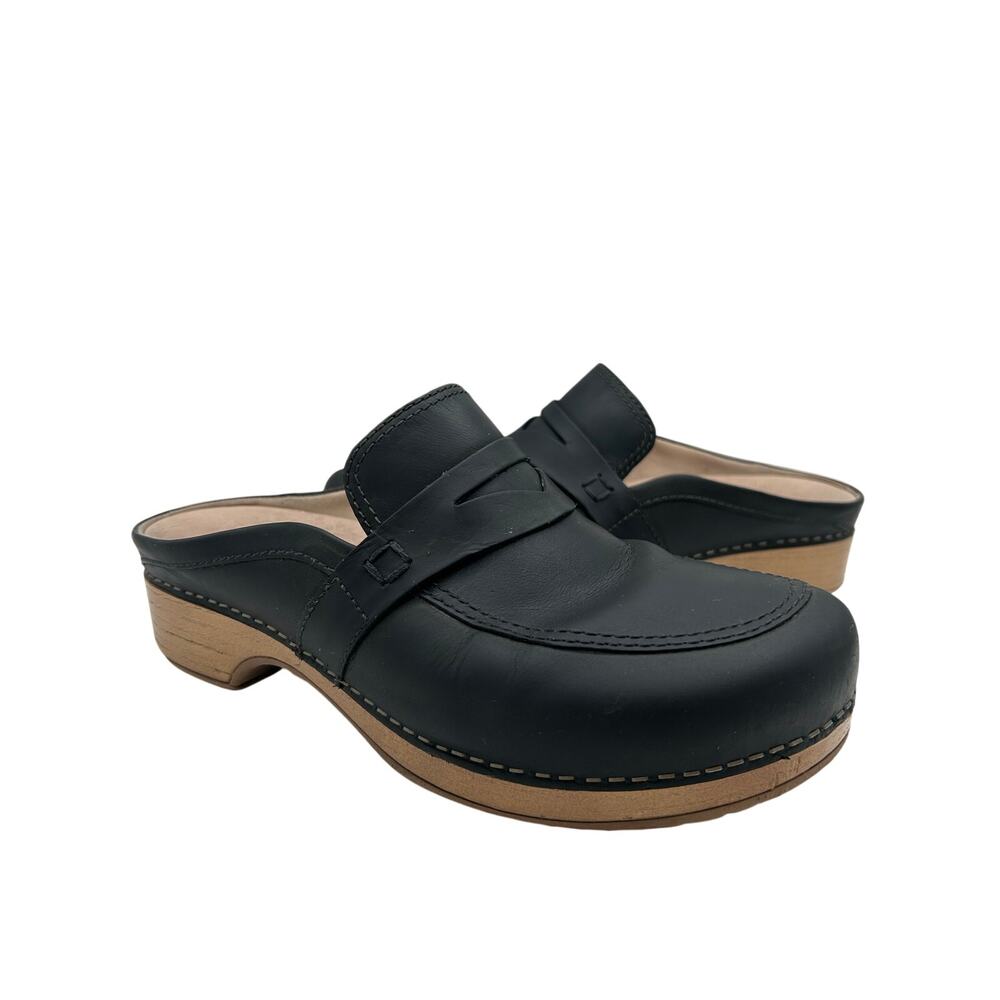 Dansko Bel mule  Clog black oiled leather, women’s size 40 slip on platform
